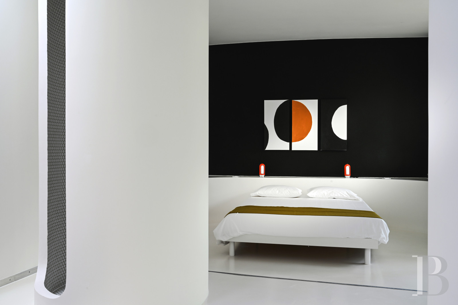 An architect-designed villa built in the 1970s near Arles, in Bouches-du-Rhône - photo  n°14